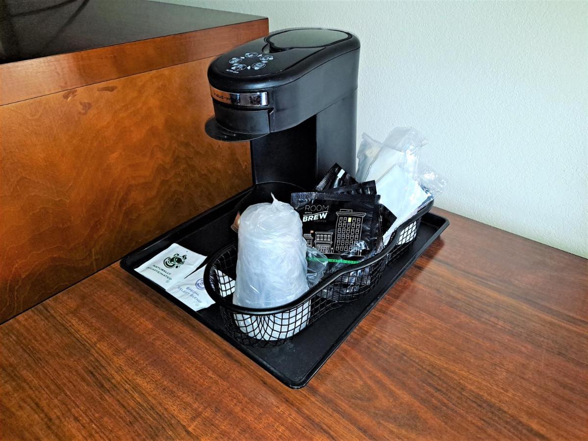 Deluxe King Room - Non-Smoking at Studio 6 Suites Catonsville, Md – Baltimore West