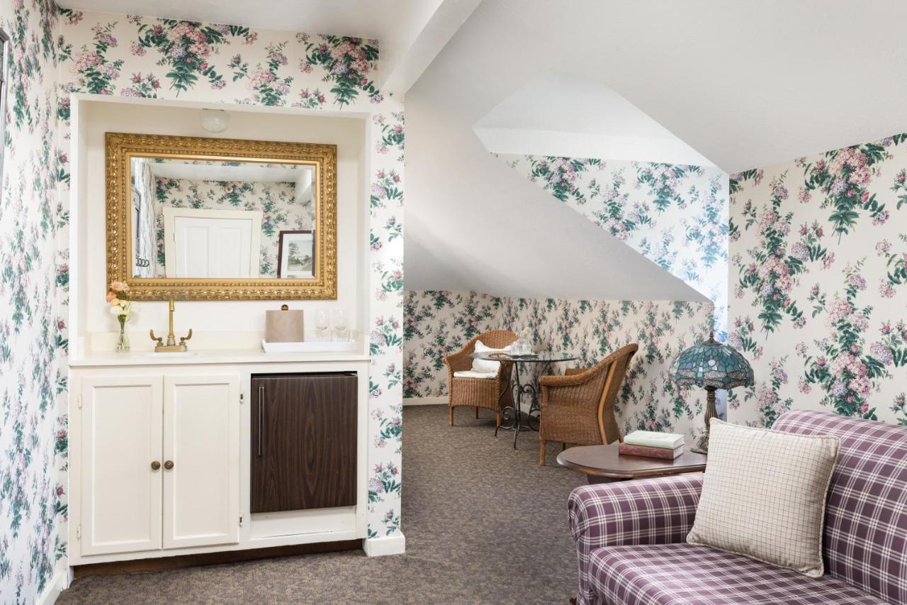 Deluxe King Suite at Centrella Hotel, A Kirkwood Collection Hotel