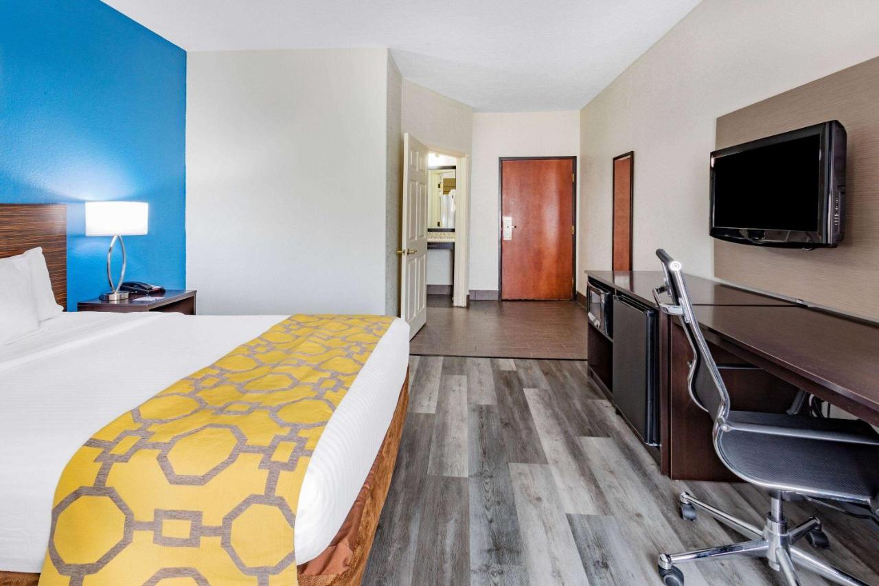 | Baymont by Wyndham Milan