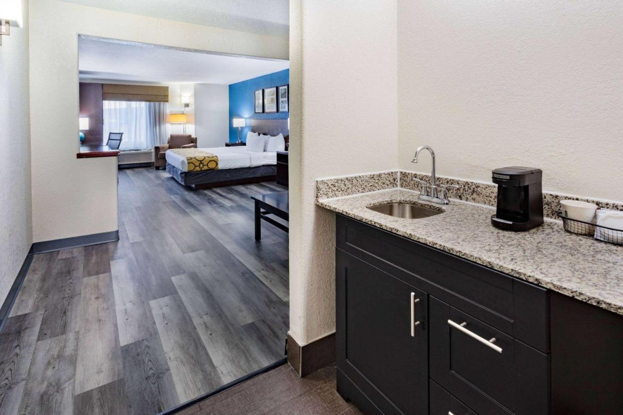 | Baymont by Wyndham Milan