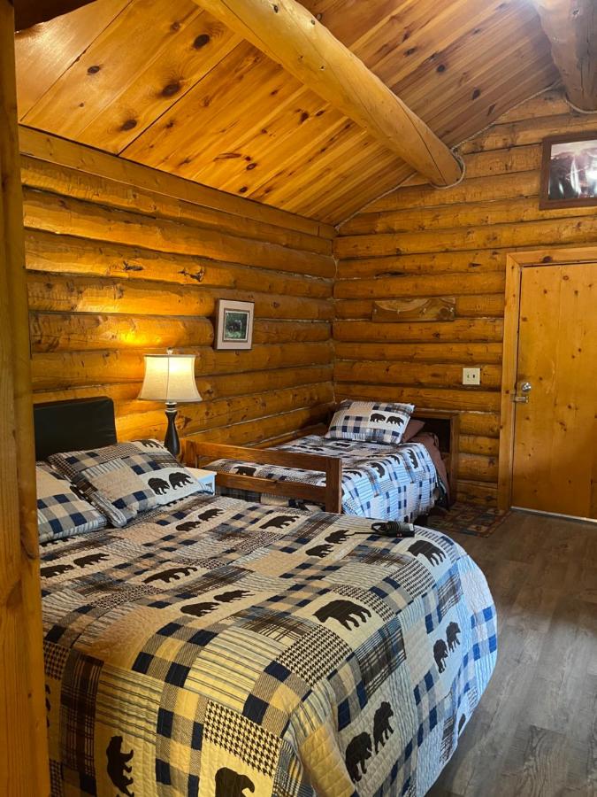 | Carlo Creek Cabins