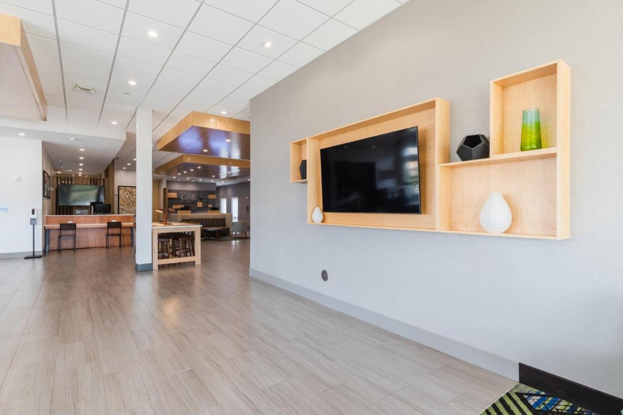 | Holiday Inn Express & Suites - Columbia Downtown, SC - The Vista