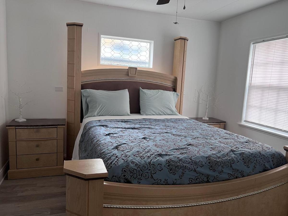  | Halifax Villa Blue