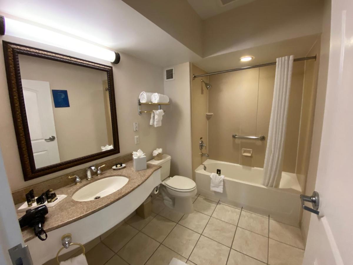 Superior Double Room at The Wilshire Grand Hotel