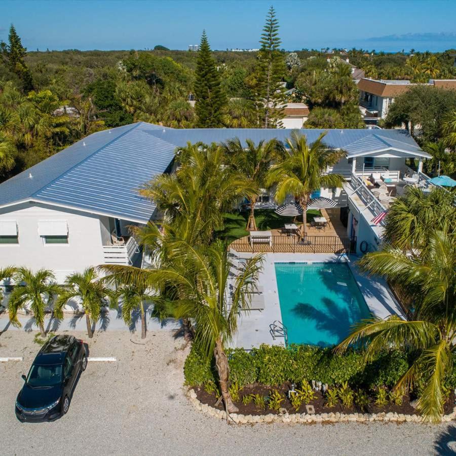  | Seaspray Surf Lodge