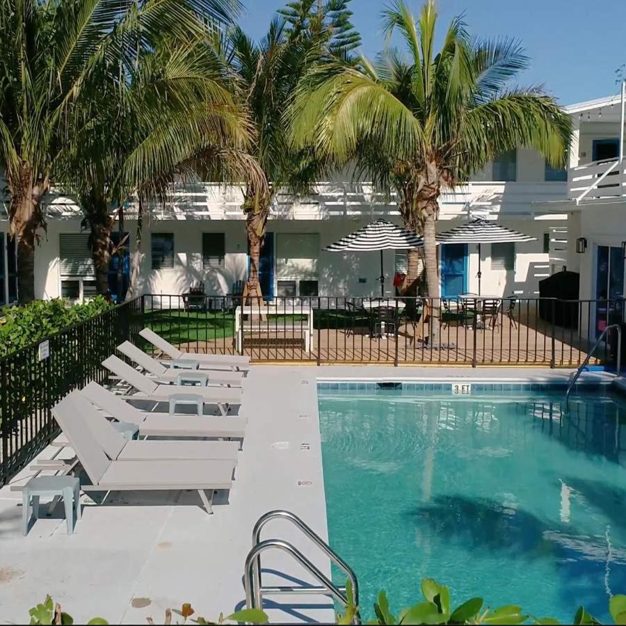  | Seaspray Surf Lodge