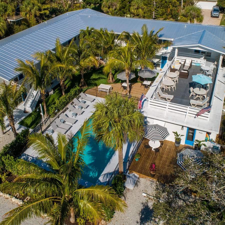  | Seaspray Surf Lodge