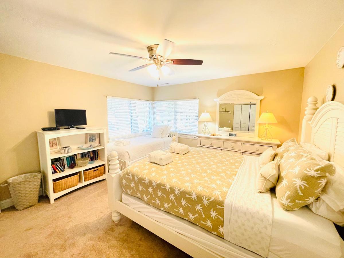  | 1206 Harbour Master Villas