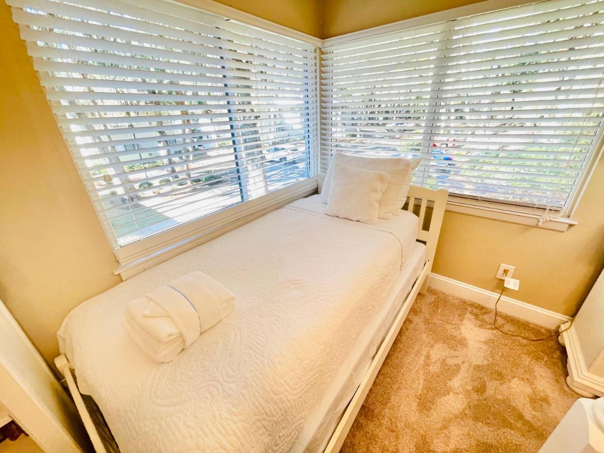  | 1206 Harbour Master Villas