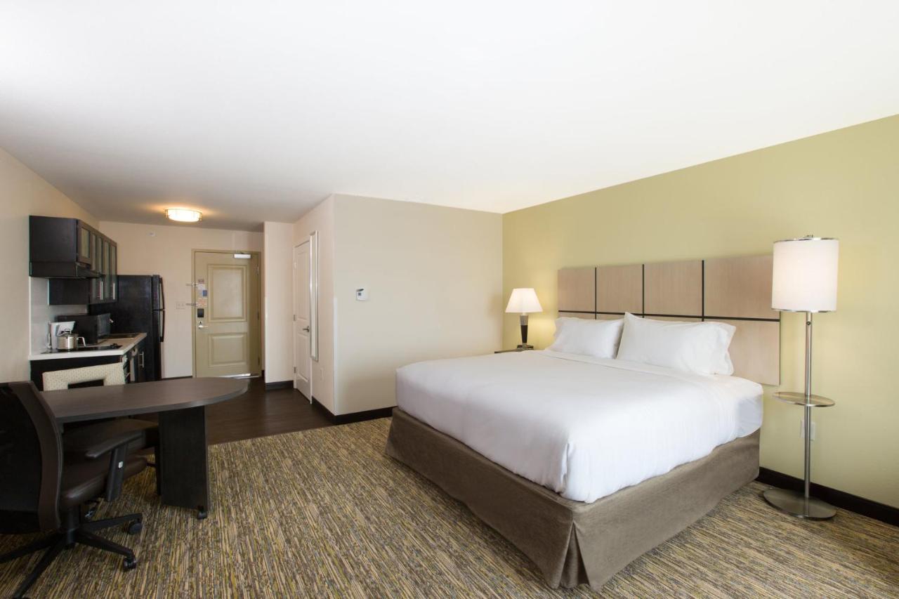 | Candlewood Suites - Omaha Millard Area, an IHG Hotel