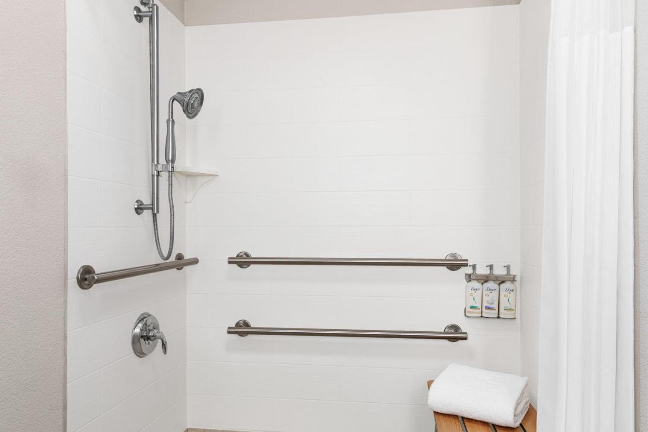 King Room with Hearing Accessible Roll In Shower - Non-Smoking at Holiday Inn Express San Antonio-Airport by IHG