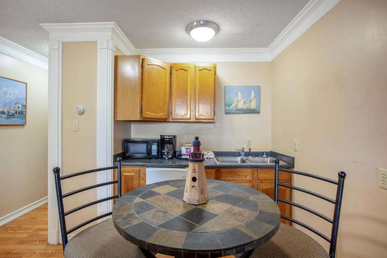  | Edgewater Inn - Biloxi Beach