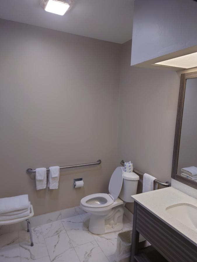 King Room - Mobility Access/Non-Smoking at Baymont by Wyndham Adairsville