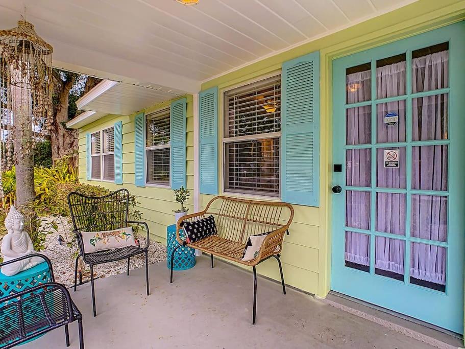 | PRIVATE POOL OASIS BY SIESTA KEY WITH YOGA RETREAT