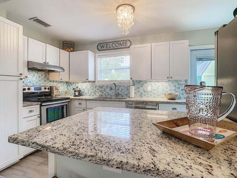 | PRIVATE POOL OASIS BY SIESTA KEY WITH YOGA RETREAT