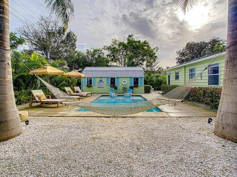 | PRIVATE POOL OASIS BY SIESTA KEY WITH YOGA RETREAT