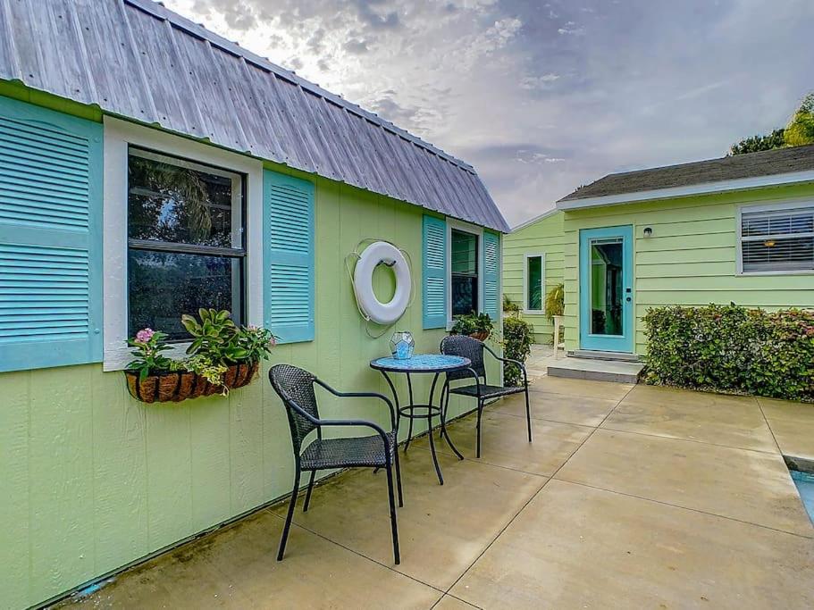 | PRIVATE POOL OASIS BY SIESTA KEY WITH YOGA RETREAT
