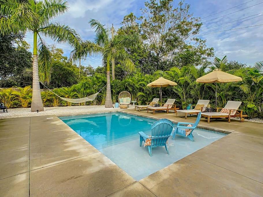 | PRIVATE POOL OASIS BY SIESTA KEY WITH YOGA RETREAT