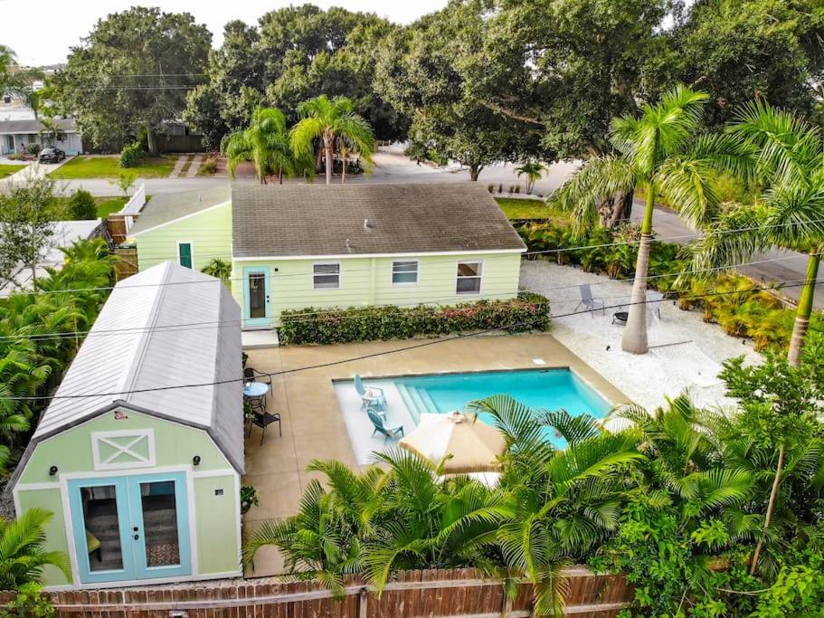 | PRIVATE POOL OASIS BY SIESTA KEY WITH YOGA RETREAT