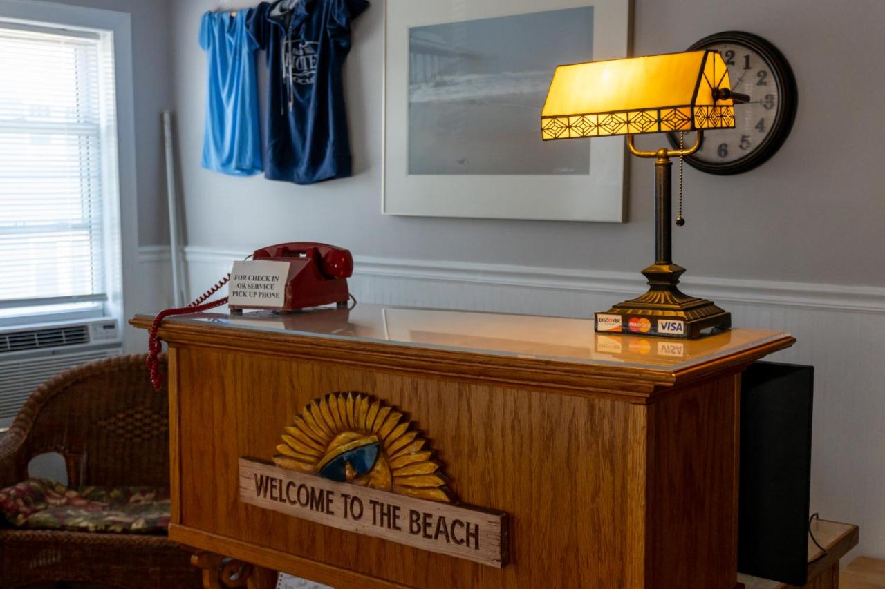 | Beach Walk Hotel