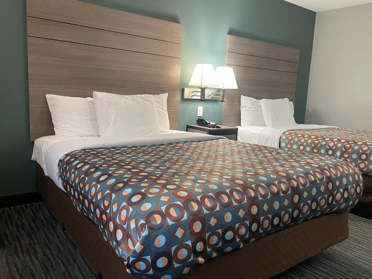 | Countryside Inn & Suites CB I80/I29.