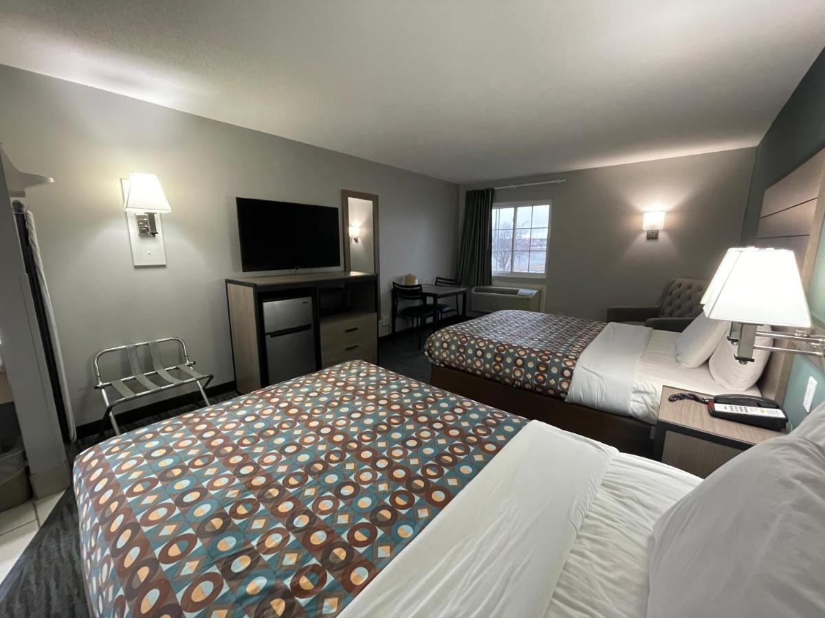 | Countryside Inn & Suites CB I80/I29.