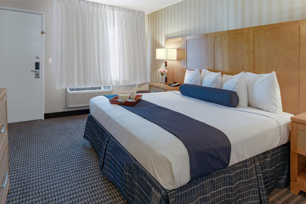 King Room - Pet Friendly/Non-Smoking at Travelodge by Wyndham Palm Springs