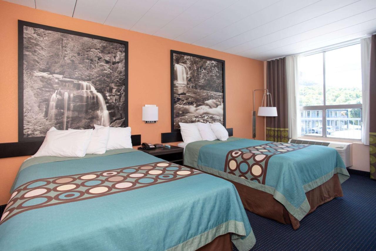 | Super 8 by Wyndham Black Mountain