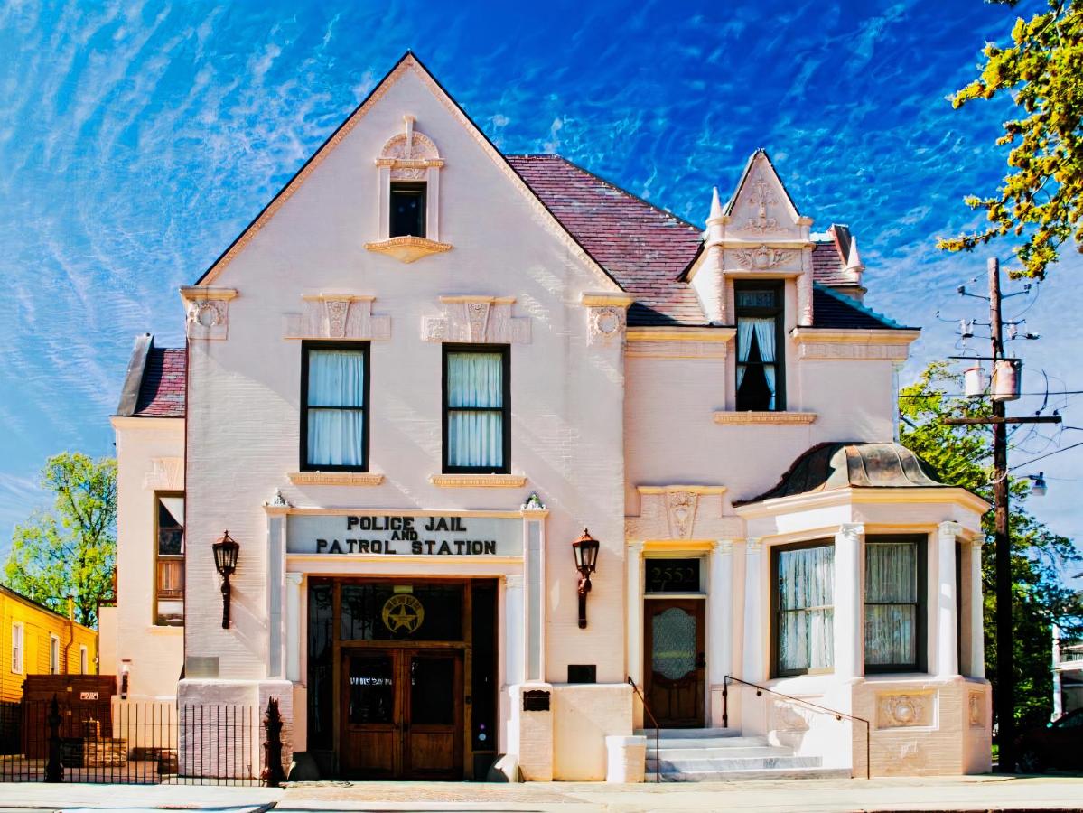 | Inn at the Old Jail