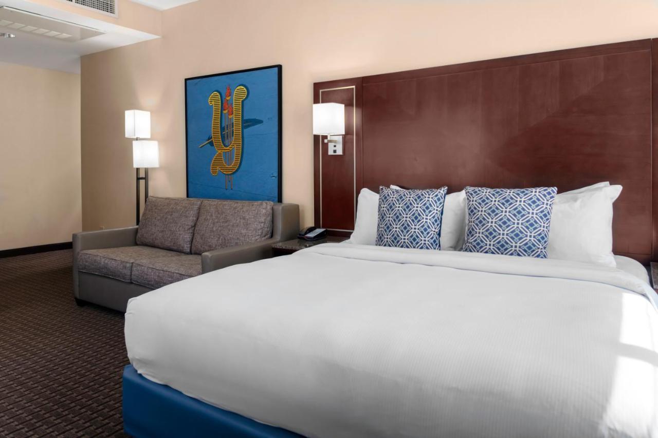 King Room with Sofa Bed at New Haven Hotel