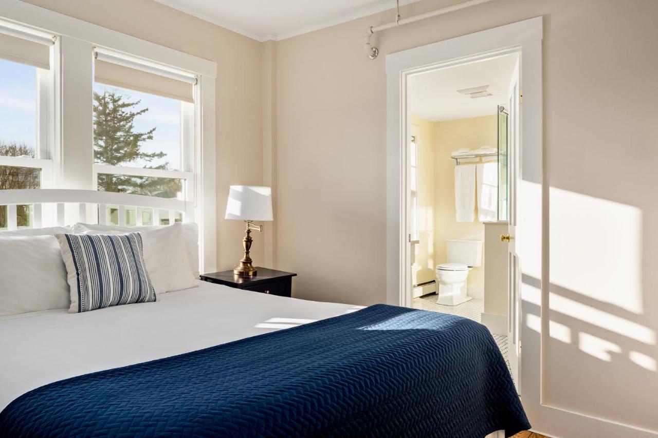 Deluxe Double Room at East Wind Inn on the Water