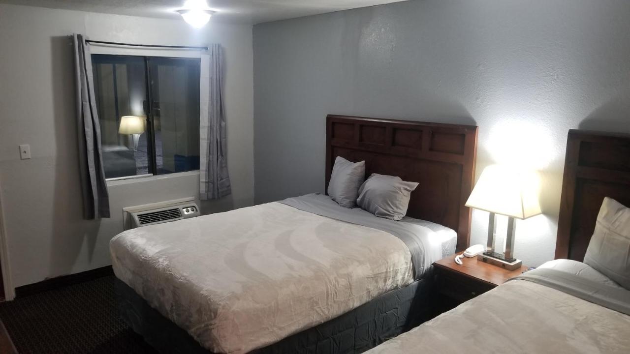 | Executive Inn Stillwater