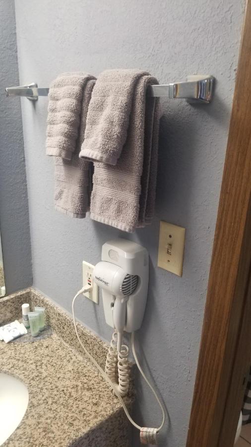 | Executive Inn Stillwater