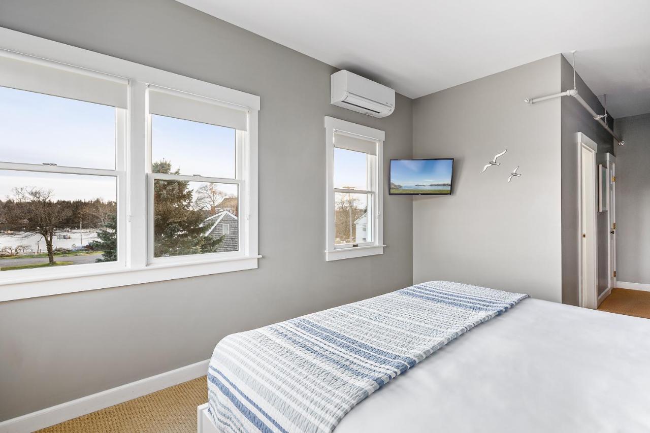 Deluxe Double or Twin Room at East Wind Inn on the Water