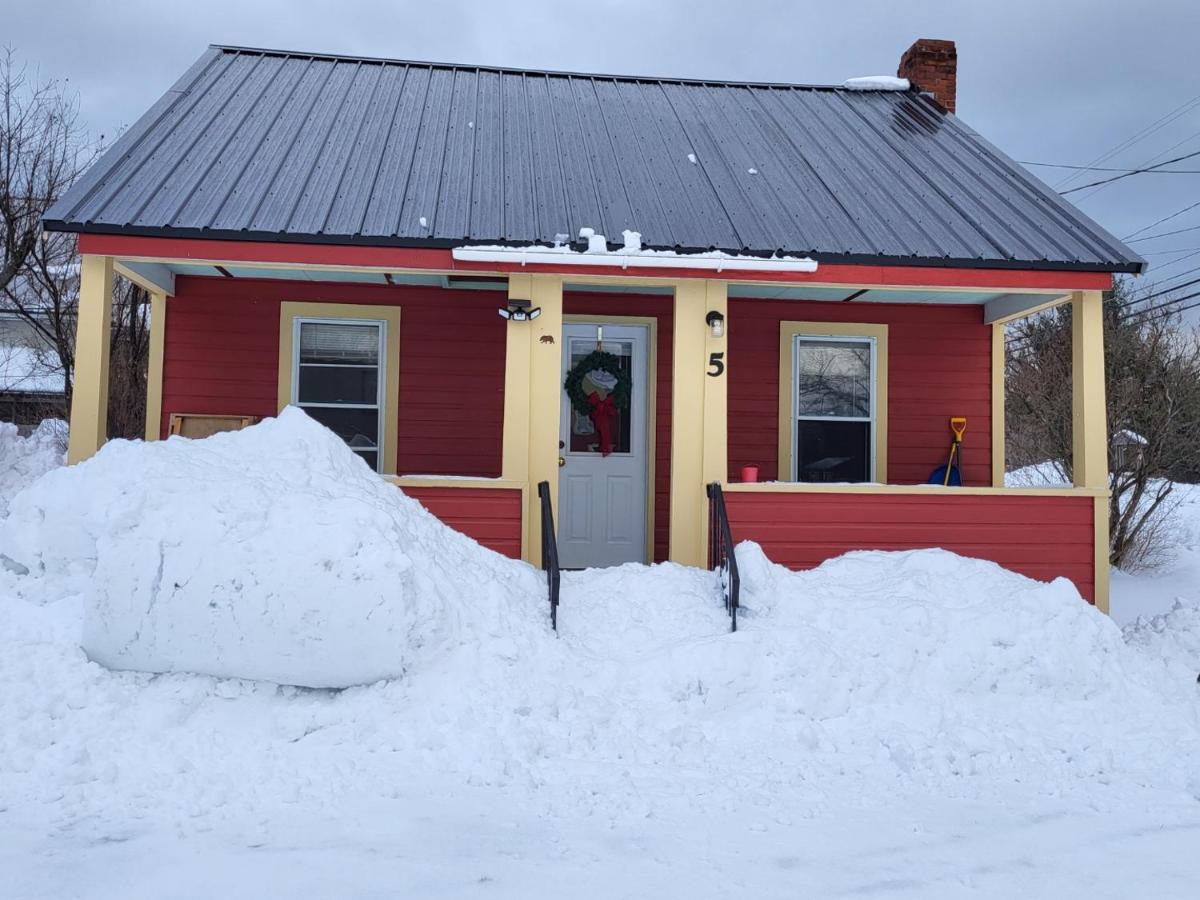 | Mohawk Cottages
