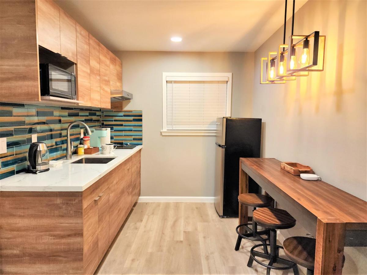 | Lake Front Resort (LP#7)