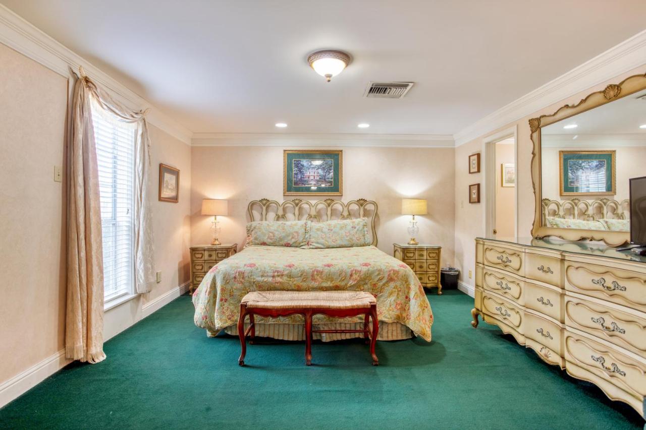  | Edgewater Inn - Biloxi Beach