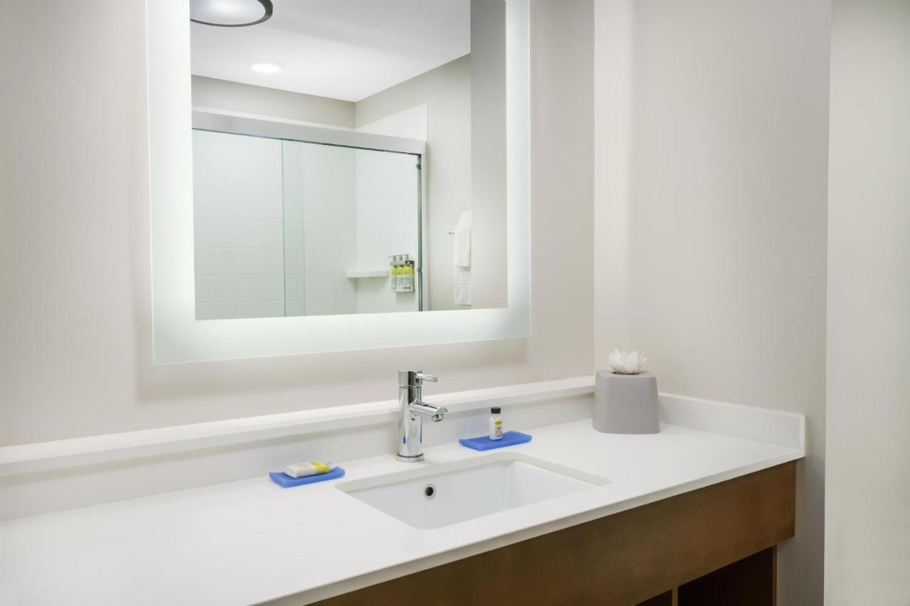 Double or Twin Room at Holiday Inn Express & Suites Oakhurst - Yosemite Park Area by IHG