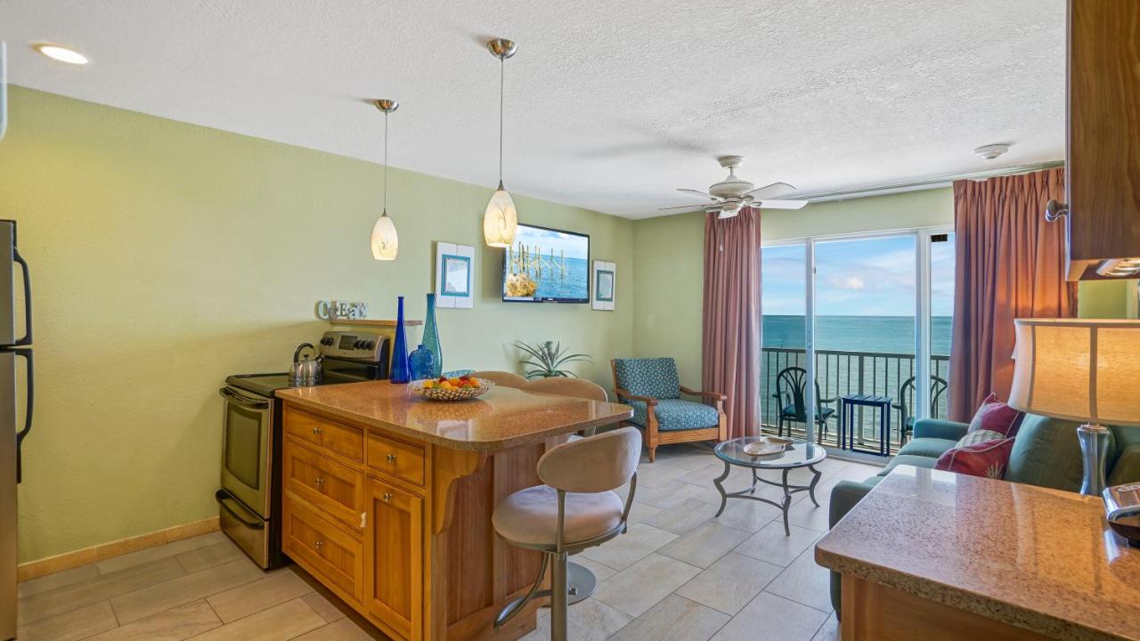 King Suite with Sofa Bed - Ocean Front at Glunz Ocean Beach Hotel & Resort
