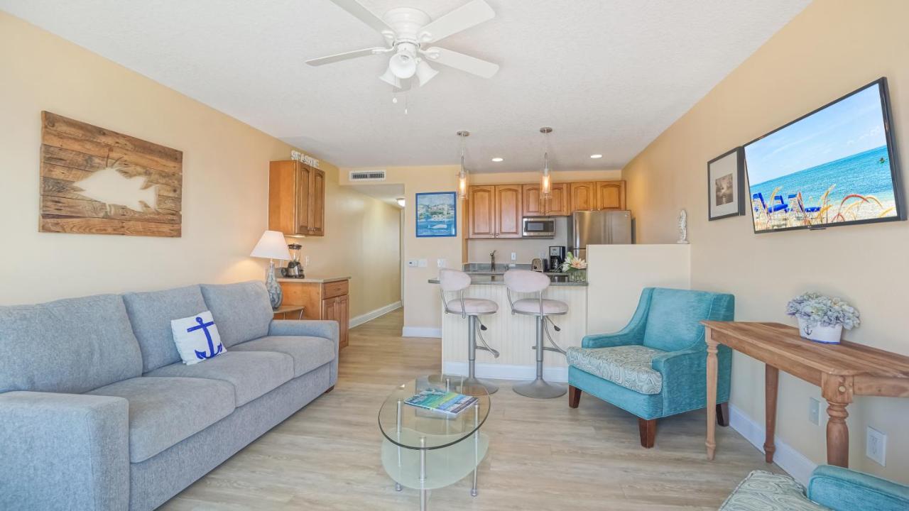 King Suite with Sofa Bed - Ocean Front at Glunz Ocean Beach Hotel & Resort