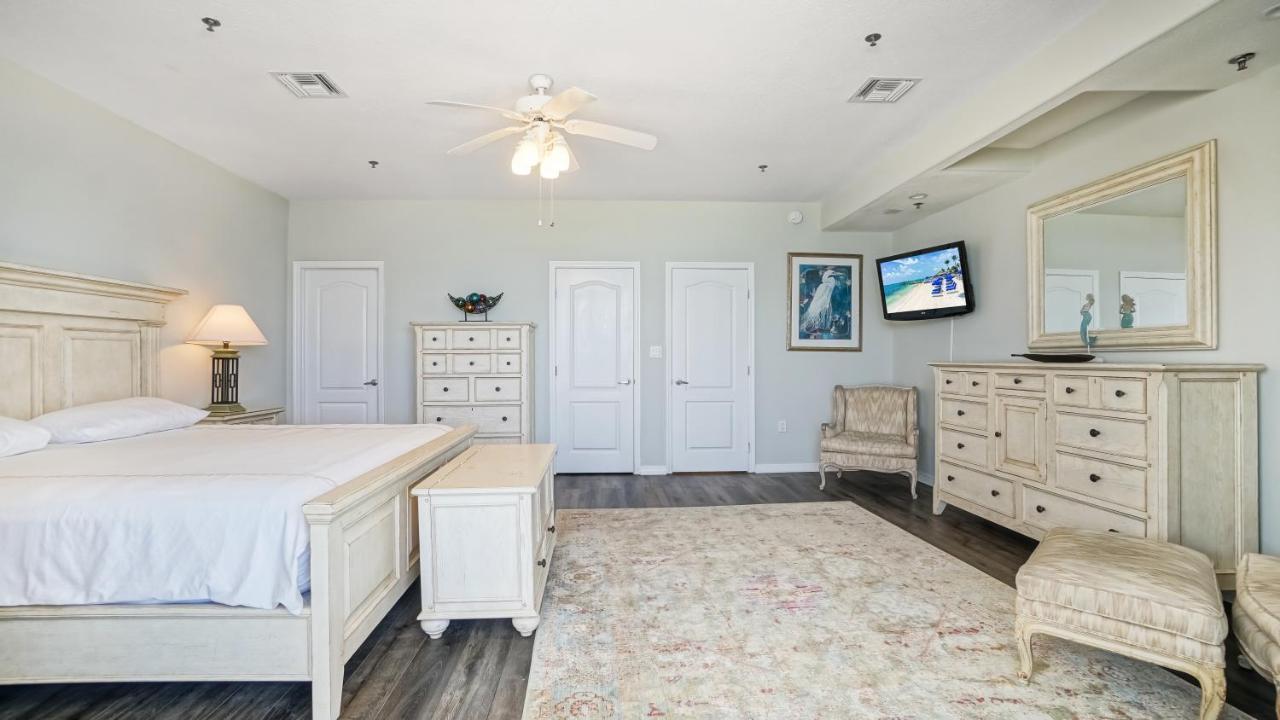 Oceanfront Three-Bedroom Villa at Glunz Ocean Beach Hotel & Resort
