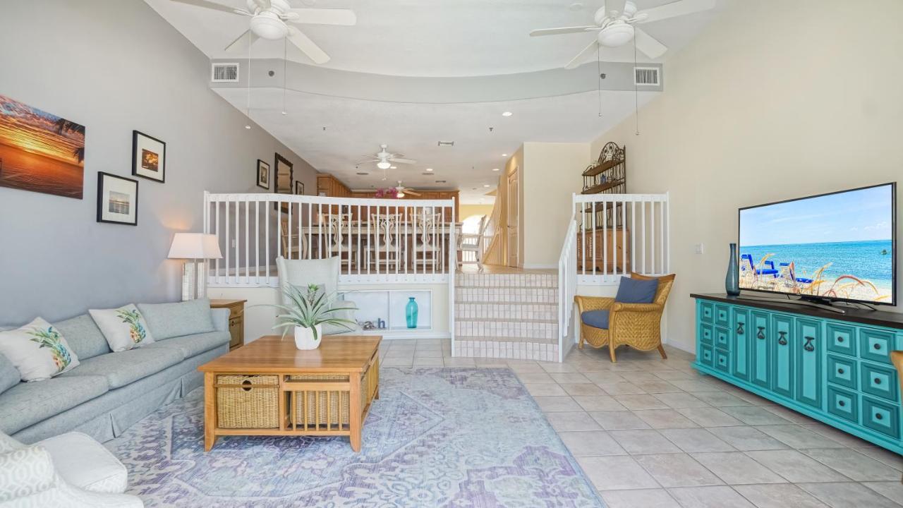 Oceanfront Three-Bedroom Villa at Glunz Ocean Beach Hotel & Resort