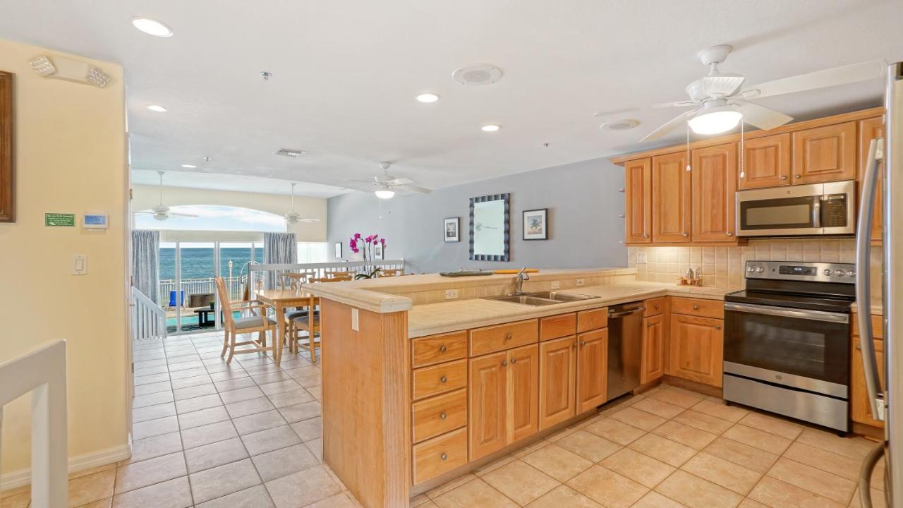 Oceanfront Three-Bedroom Villa at Glunz Ocean Beach Hotel & Resort