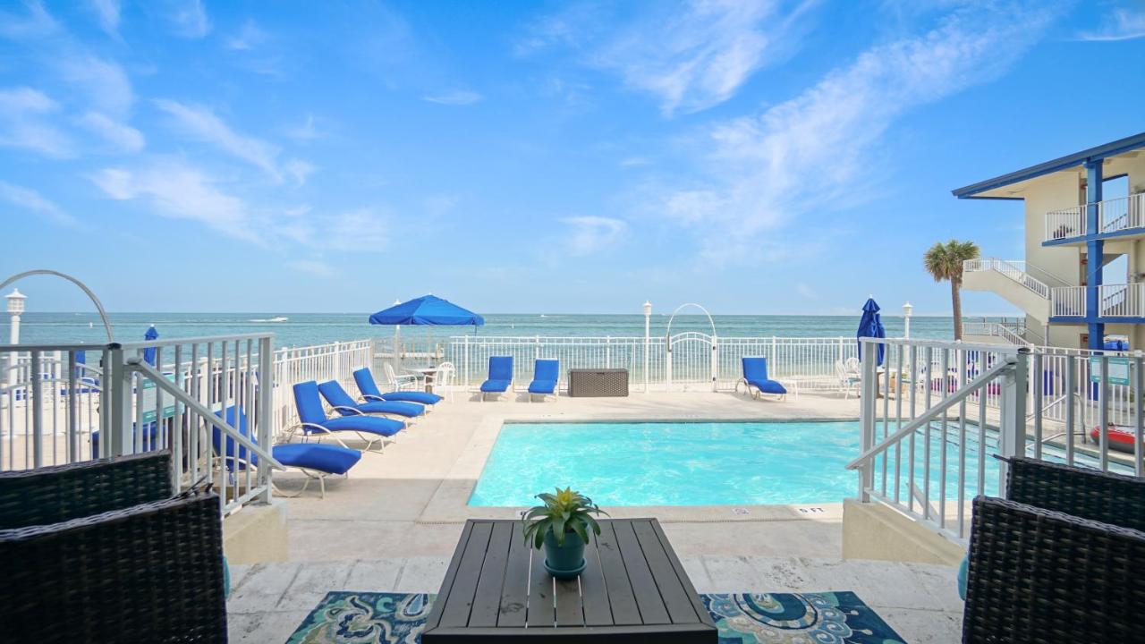 Oceanfront Three-Bedroom Villa at Glunz Ocean Beach Hotel & Resort