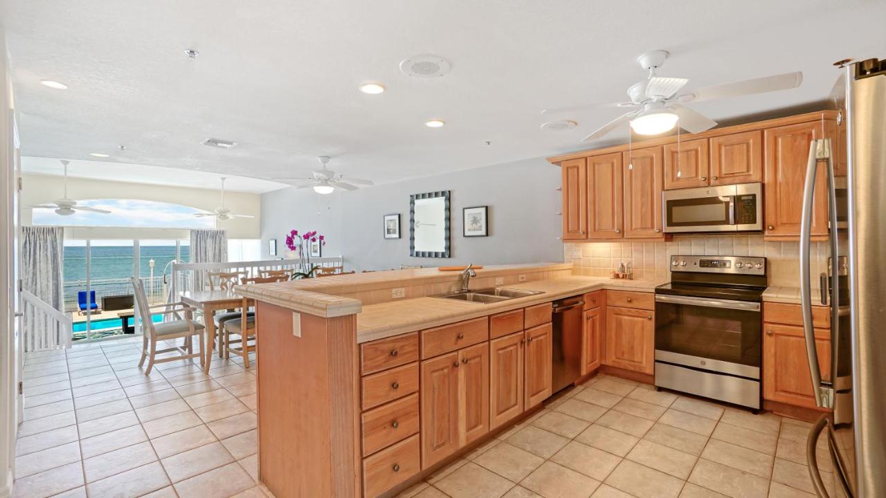 Oceanfront Three-Bedroom Villa at Glunz Ocean Beach Hotel & Resort
