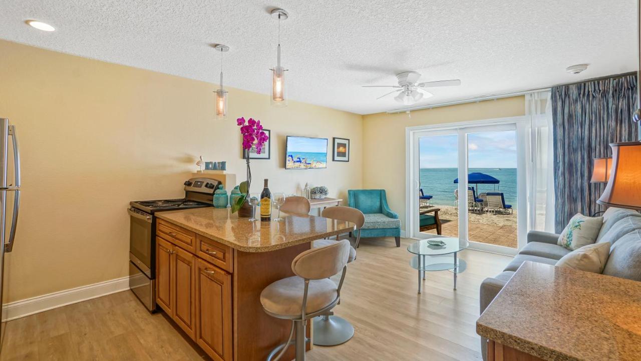 King Suite with Sofa Bed - Ocean Front at Glunz Ocean Beach Hotel & Resort
