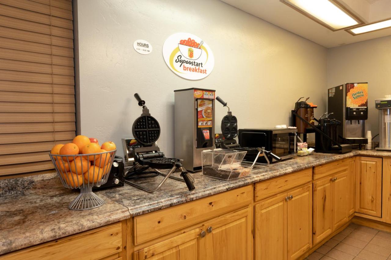 | Super 8 by Wyndham Missoula/Brooks Street