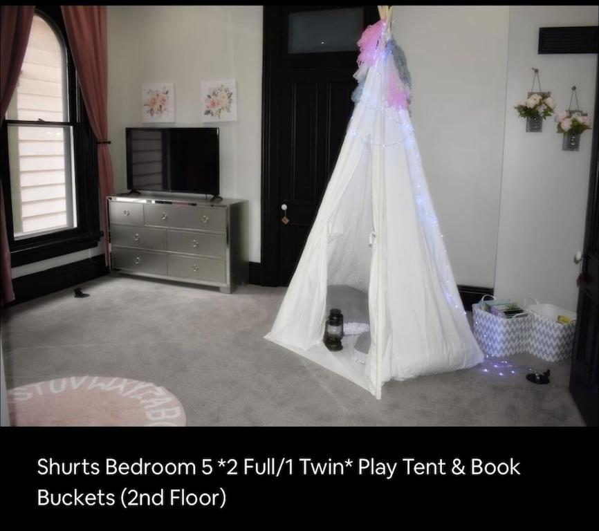 | Downtown 5,000 Sq Ft Historic Fletcher Place Home Sleeps 22!