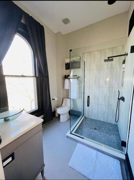| Downtown 5,000 Sq Ft Historic Fletcher Place Home Sleeps 22!