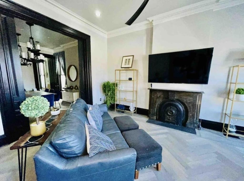 | Downtown 5,000 Sq Ft Historic Fletcher Place Home Sleeps 22!